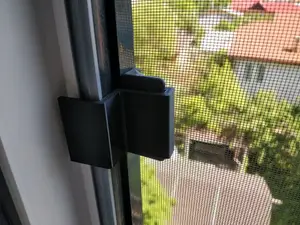 Mosquito net latch (for cats)