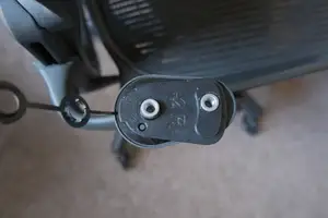 Armrest Lock: Herman Miller Aeron