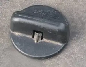 Wingnut for battery compartment cover for Toyota Avensis (2004) T4 2.4 Litre but probably many other models too.