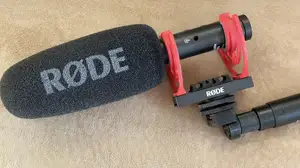 Selfie Stick w/ cold shoe mount (inline)