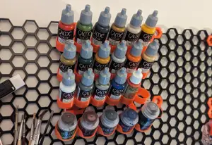Honeycomb Wall Miniature Paint Holder (Citadel, Vallejo, Army Painter, ...)