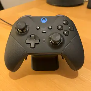 Minimalist Xbox Elite 2 Controller Charging Stand