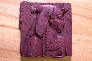 Relief Plaque Depicting a Queen or Goddess - 3D puzzle