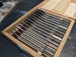 Spade drill set inlay