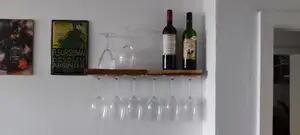 Simple holder for Wine Glasses