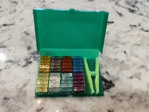 Fuse case and puller for low profile and mini car fuses