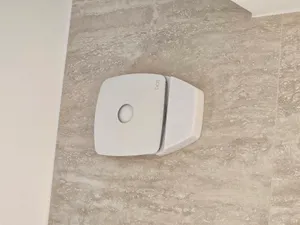Wall-Mount Enclosure for Aqara T2 Relay (Fits DICITI RIO 4C Bathroom Extraction Fan Setup)