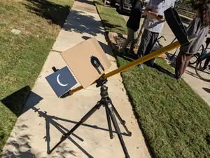 Large Image Safe Solar Viewer/Eclipse Viewer