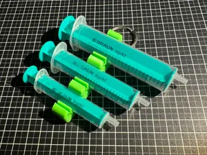 Syringe holder
