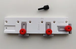 Einstellbare Bohrschabone System 32 für Möbel/ Adjustable drill scraper System 32 for furniture