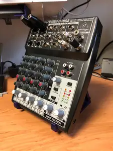 Behringer mixer stand