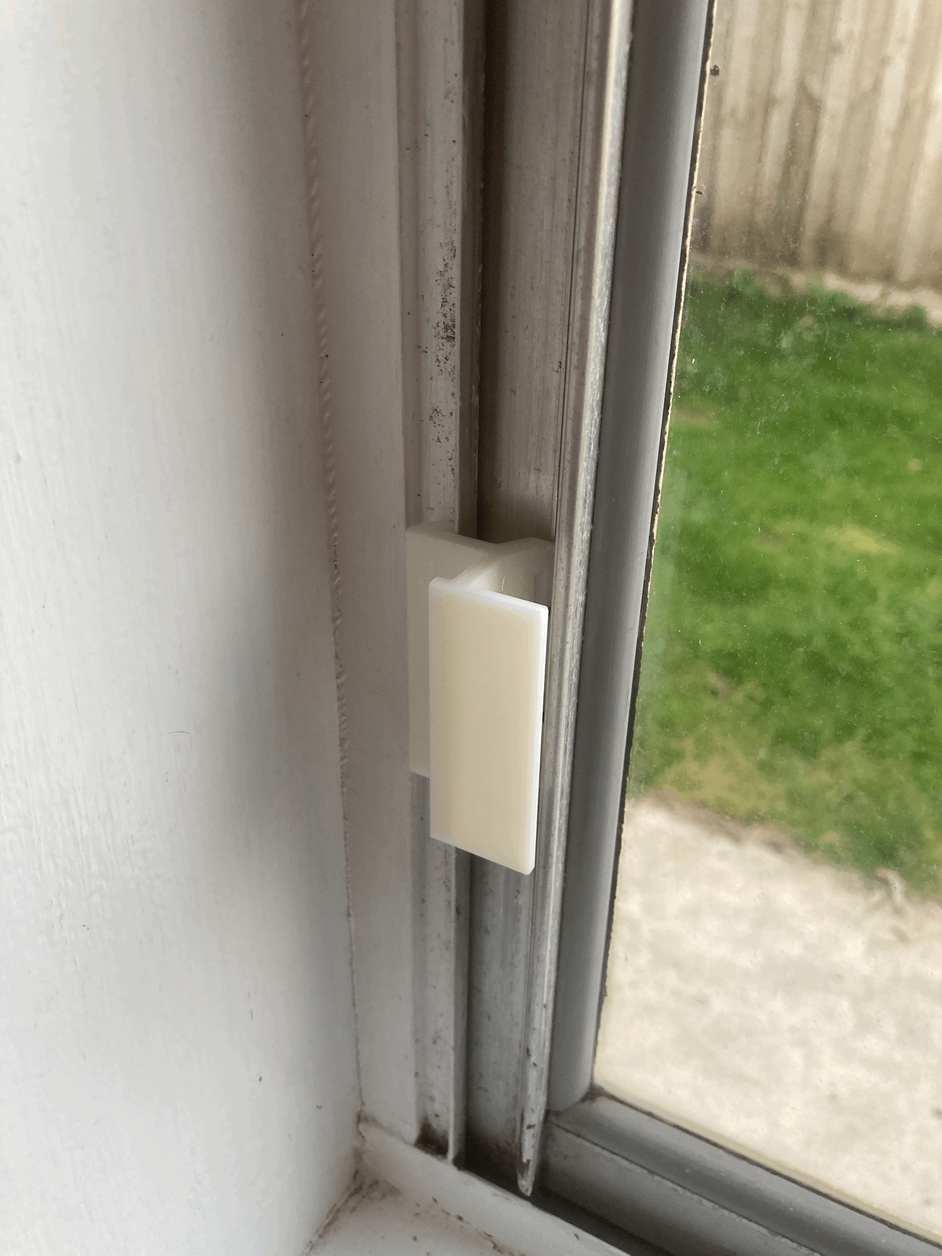 Window latch - Dowell type sliding window