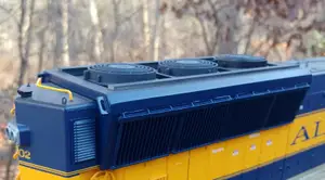 Late production flared radiators for the USA Trains SD70MAC