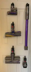 Dyson Holder