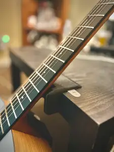 Anti-slide Guitar Mount - Table