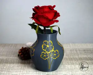 Vase with golden flowers single and MMU