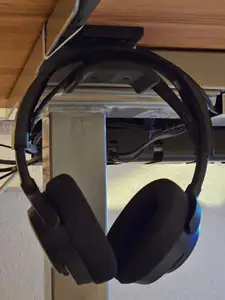 Under-Desk Headset Hanger – Minimal and Practical