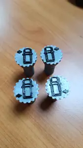 Tire valve cap with position mark