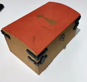 Metal fitting for treasure chest