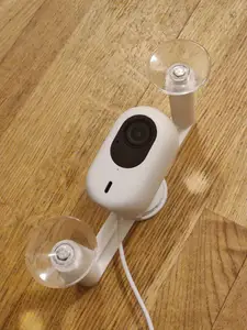 Window holder for Ubiquiti UniFi Protect G4 surveillance camera