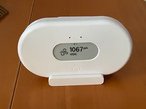 Airthings view plus desktop stand