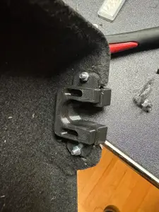 Ford Fiesta/Focus trunk clip