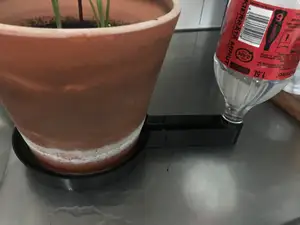 Under watering tray with bottle, 16 cm
