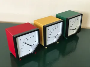 Daisy-Chain Voltmeter Clock