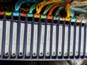 18 thread organizer