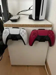 PS5 Dual Sense wall mount (with screws)