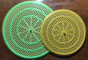 Bee waterer -/- sugar water floating feeder (for 2 and 5 gallon buckets)