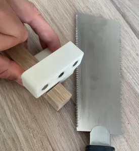 Magnetic japanese hand saw guide for square cuts