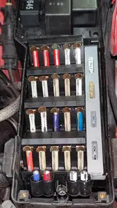 Mercedes W124 fuse rail