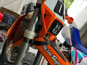 Pattes de réparation pour les bulles KTM exc