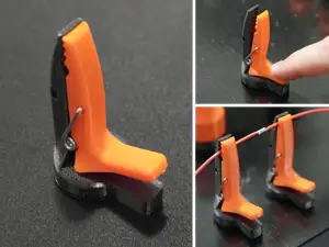 Soldering aid - clamp with magnetic base