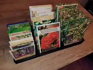 Seed / condiment packet organizer with flexible dividers, low poly, hexagon walls and bottom, connectable, parametric