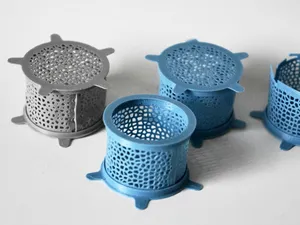 Lightweight mesh container