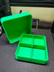 Storage box for small items with a lid 100x100