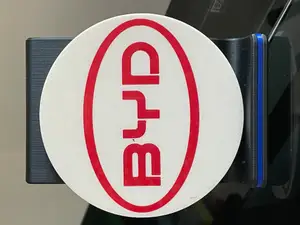 Coaster BYD car logo