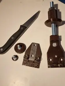 Tormek JIG for sharpening knives on Tormek or other water cooled sharpener