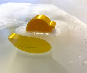 Bathtube Toy - Little Bathing Chick / Badespielzeug - Kleines Badewannen Küken