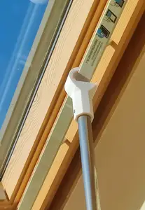 Velux hook for centre pivot roof window
