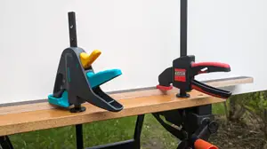 Fast and Screwless Bessey and Wolfcraft One-Hand Clamp to Workbench Clamp conversion