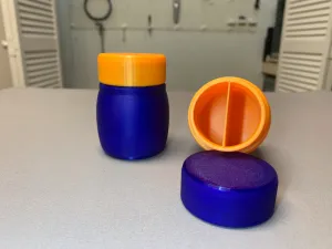 Segmented bottle with twist lock lid | Pill Bottle | Container