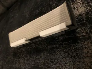 Neato robot vacuum cleaner filter clamp - Pince filtre robot aspirateur Neato