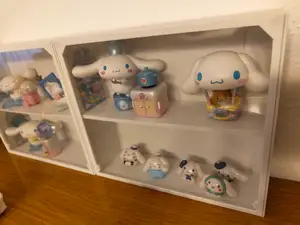 Display box for figurines