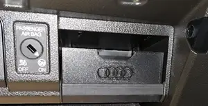 Audi Q5 FY glove compartment box