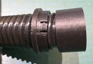 Vaccum hose swivel connector for grinder shroud