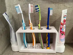 Toothbrush Holder V2 - for 4 and 2 brushes - JLS Remix