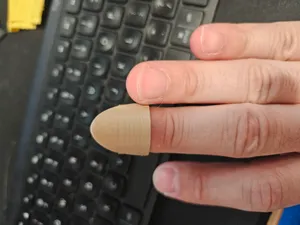 Nail bed / fingernail guard cover